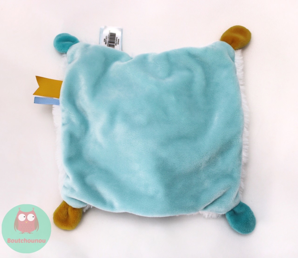 doudou_plat_chien_pepin_bleu_blanc_gris_jaune_baby_nat