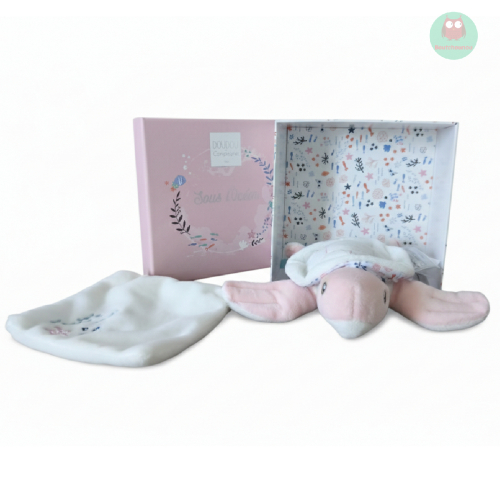 doudou_rose_et_blanc,_tortue_avec_mouchoir_sous_locean,_doudou_et_compagnie